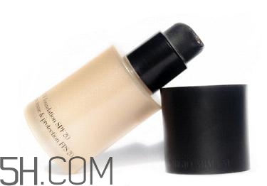 女生怎樣學(xué)會快速化妝？新手化妝需要的基本用品