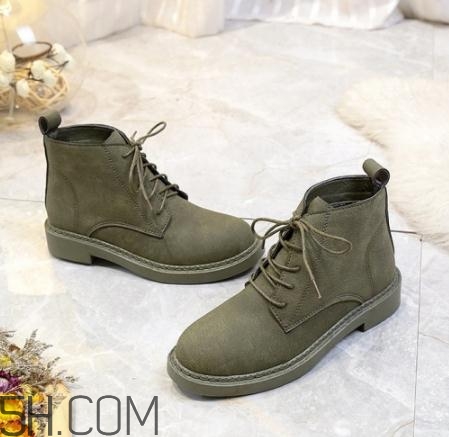 翻毛皮鞋弄上油怎么辦？翻毛皮鞋上的油漬怎么清洗？