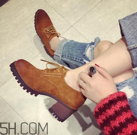 翻毛皮鞋發(fā)白怎么辦？翻毛皮鞋發(fā)亮怎么辦？