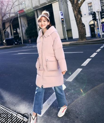 粉色羽絨服怎么搭配？粉色羽絨服搭配圖片