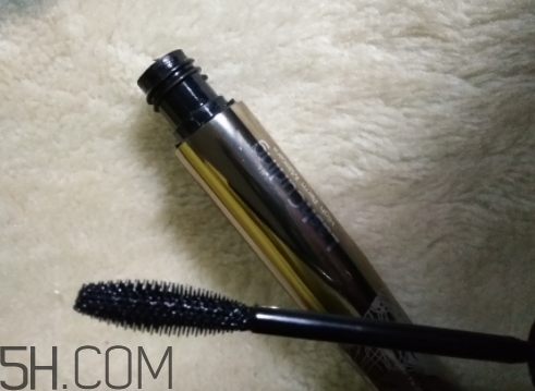 卡姿蘭睫毛膏和火烈鳥睫毛膏哪個好？對比