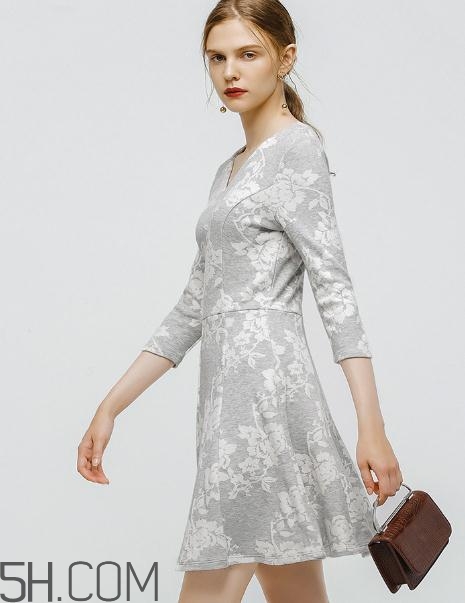 max co衣服貴嗎？max co衣服什么價(jià)位？