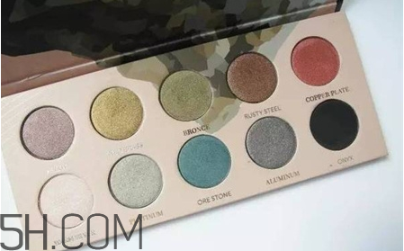 zoeva queens guard女王守衛(wèi)限量眼影盤多少錢 zoeva是什么檔次 zoeva queens guard女王守衛(wèi)限量眼影盤多少錢 zoeva是什么檔次