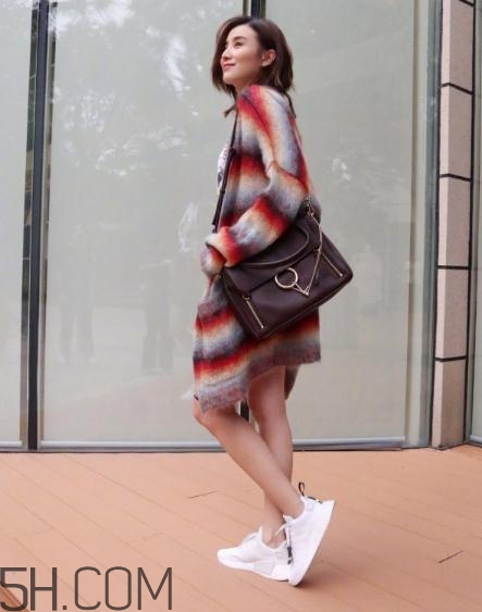 毛衣外套怎么搭配？毛衣外套里面配什么？