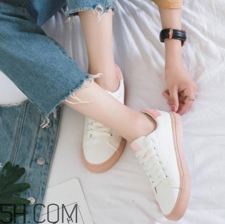 運(yùn)動(dòng)鞋勒腳怎么辦？運(yùn)動(dòng)鞋壓腳背怎么處理？