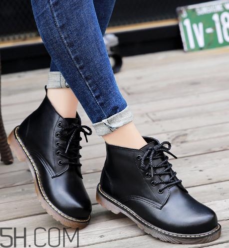 馬丁靴是什么季節(jié)穿的？馬丁靴可以夏天穿嗎？