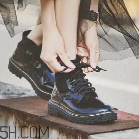 馬丁靴可以跑步嗎？馬丁靴可以爬山嗎？