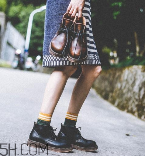 馬丁靴里面怎么清洗？馬丁靴里褪色怎么辦？