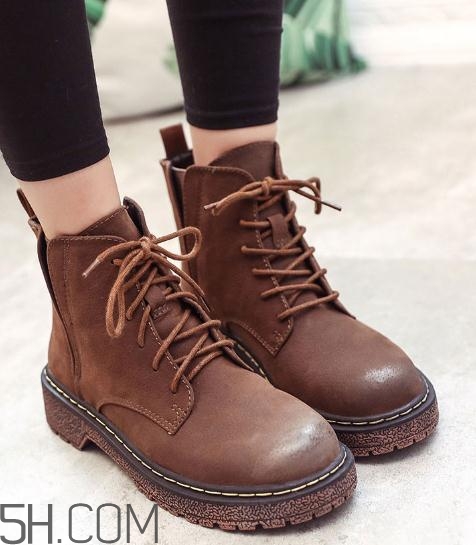 馬丁靴里面怎么清洗？馬丁靴里褪色怎么辦？