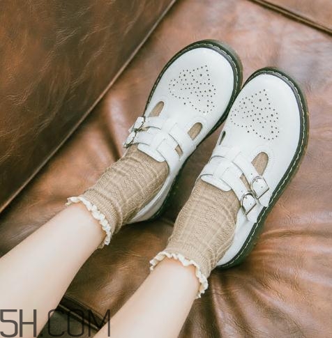 白色皮鞋怎么清洗？白色皮鞋發(fā)黃了怎么辦？