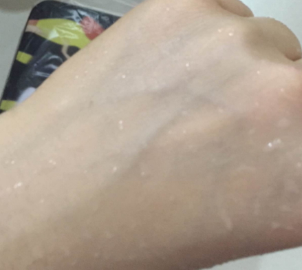 卡姿蘭氣墊cc和瑪麗黛佳哪個(gè)好？對(duì)比