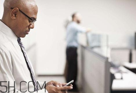 睪丸炎會發(fā)燒嗎？睪丸炎會引起腰痛嗎？