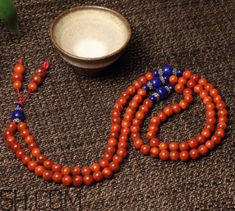 南紅瑪瑙會(huì)越戴越紅嗎？南紅瑪瑙會(huì)越戴越亮嗎？