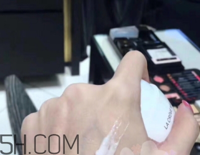 香奈兒la creme main護手霜怎么用？香奈兒鵝卵石護手霜評測
