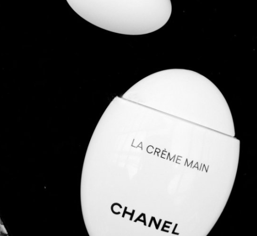 香奈兒la creme main護手霜怎么用？香奈兒鵝卵石護手霜評測