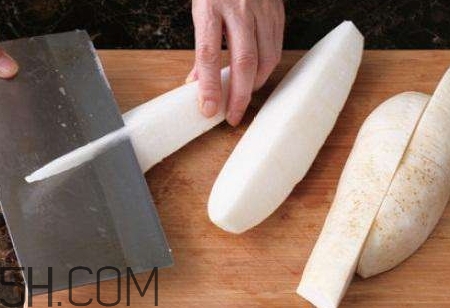 白蘿卜皮可以吃嗎_吃白蘿卜皮的好處 白蘿卜皮可以吃嗎_吃白蘿卜皮的好處