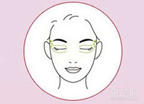 眼霜第幾步使用 眼霜的正確使用方法 眼霜第幾步使用 眼霜的正確使用方法