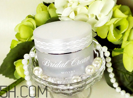 謎尚和瑪麗黛佳素顏霜哪個好？素顏霜對皮膚傷害大嗎？