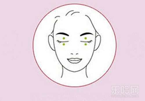 眼霜第幾步使用 眼霜的正確使用方法 眼霜第幾步使用 眼霜的正確使用方法