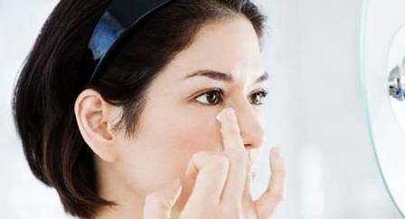 眼霜第幾步使用 眼霜的正確使用方法 眼霜第幾步使用 眼霜的正確使用方法