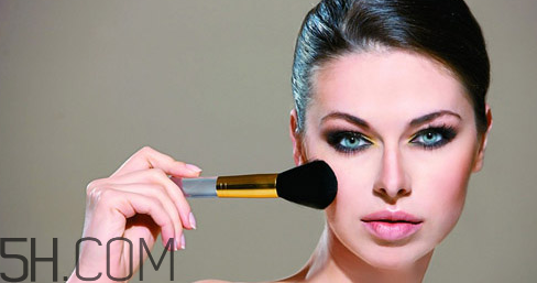 腮紅啞光好還是珠光好？怎樣挑選適合自己的腮紅？