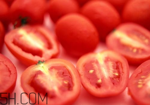 圣女果晚上能吃嗎 晚上吃圣女果會胖嗎 圣女果晚上能吃嗎 晚上吃圣女果會胖嗎