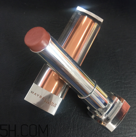 美寶蓮小燈管16號(hào)奶茶色好看嗎？學(xué)生黨口紅什么顏色好看？