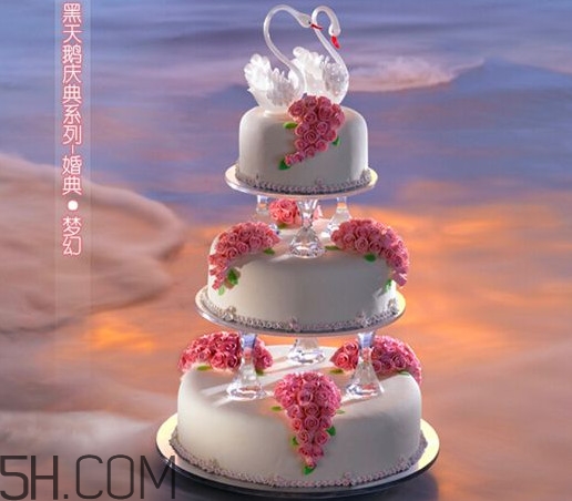 黑天鵝蛋糕是哪里的？黑天鵝蛋糕是好利來的嗎？