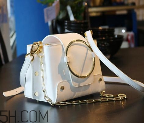 白色包包變黃了怎么辦？白色包包黑了怎么清洗？