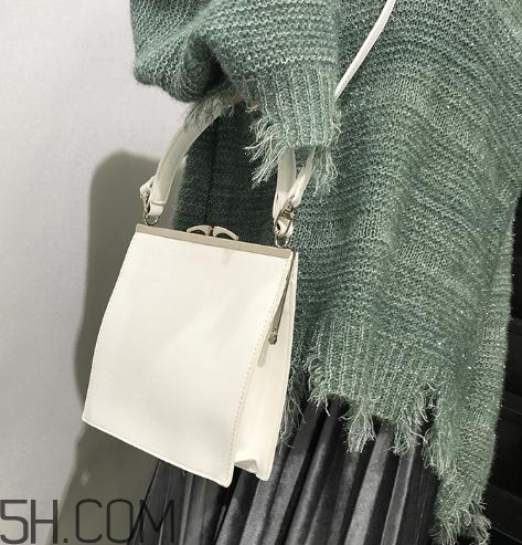 白色包包變黃了怎么辦？白色包包黑了怎么清洗？