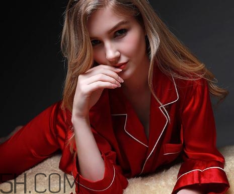 真絲衣服怎么洗不掉色？真絲衣服掉色怎么恢復(fù)？