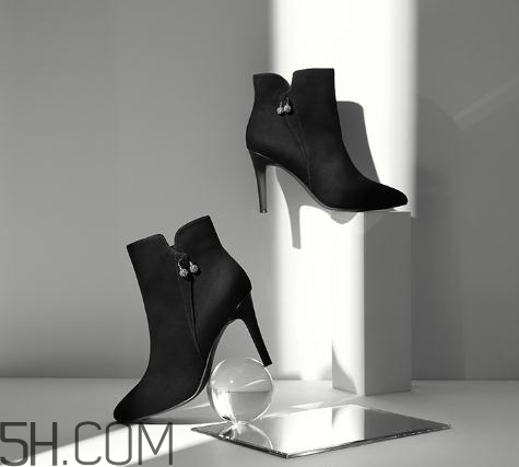 達(dá)芙妮鞋子貴嗎？達(dá)芙妮鞋子偏大嗎？