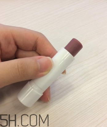 balea櫻桃潤唇膏好用嗎？balea櫻桃潤唇膏多少錢？