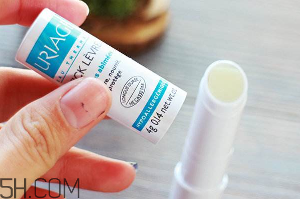 依泉柔潤(rùn)護(hù)唇膏好用嗎？依泉柔潤(rùn)護(hù)唇膏多少錢？