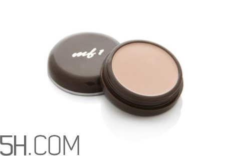 涂遮瑕膏前要涂什么？打造輕薄無暇底妝的正確方法