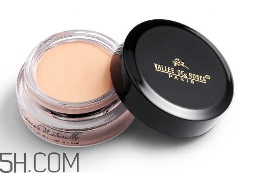 唇部遮瑕膏怎么使用？涂遮瑕膏前可以不用隔離霜嗎？