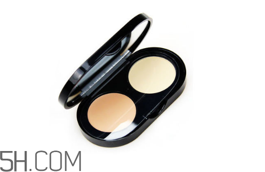 唇部遮瑕膏怎么使用？涂遮瑕膏前可以不用隔離霜嗎？