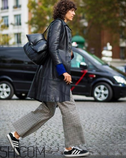 冬天穿闊腿褲配什么鞋子？冬天闊腿褲搭配鞋子圖片