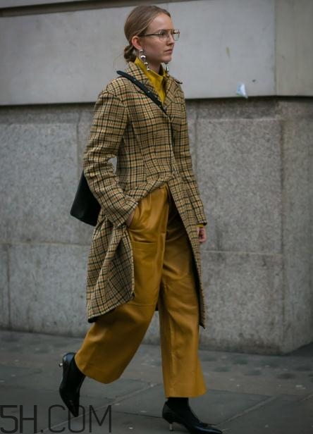 毛呢大衣配闊腿褲好看嗎？毛呢大衣搭配闊腿褲圖片