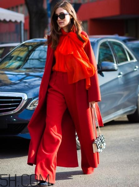 毛呢大衣配闊腿褲好看嗎？毛呢大衣搭配闊腿褲圖片