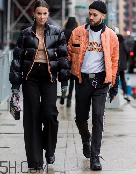 羽絨服搭配闊腿褲好看嗎？羽絨服配闊腿褲圖片