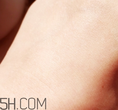 雅詩(shī)蘭黛萬能面霜成分 雅詩(shī)蘭黛萬能面霜功效 雅詩(shī)蘭黛萬能面霜成分 雅詩(shī)蘭黛萬能面霜功效