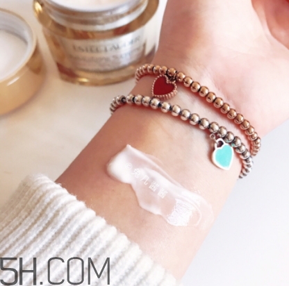 雅詩(shī)蘭黛多效智妍面霜適合多大年齡？