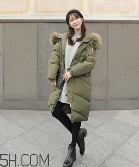 軍綠色羽絨服怎么搭配？軍綠色羽絨服搭配圖片