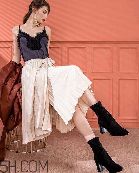 接吻貓的鞋子貴嗎？接吻貓鞋子什么價位？