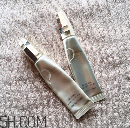 cpb唇部精華和lamer潤唇膏搭配好用嗎？cpb唇部精華怎么樣？