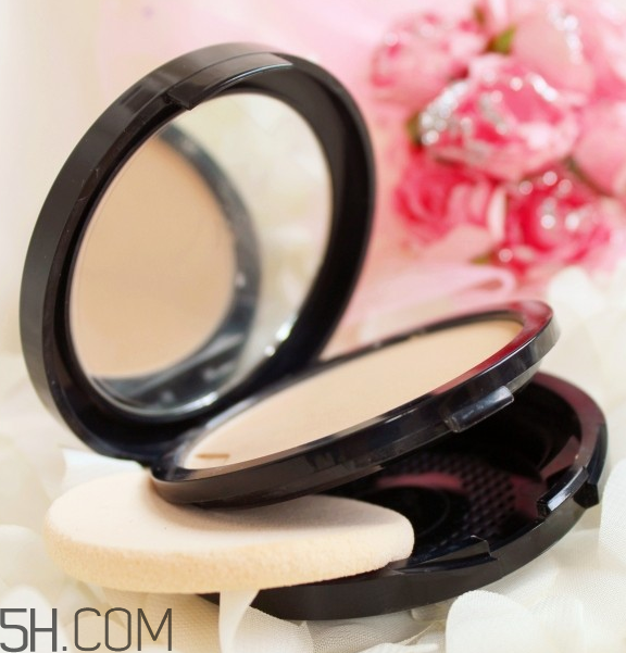 玫珂菲彩妝師摯愛粉餅怎么樣_產品評測