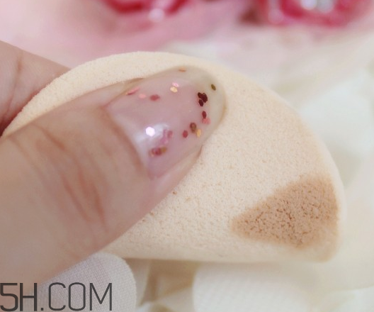 玫珂菲彩妝師摯愛粉餅怎么樣_產品評測