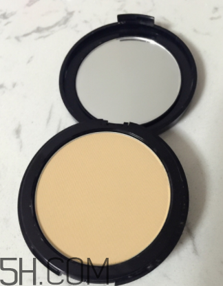 玫珂菲彩妝師摯愛粉餅怎么樣_產品評測