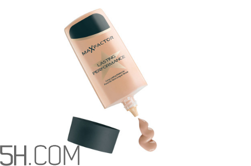 為什么先用粉底液再用遮瑕膏？粉底液涂完還要涂什么？